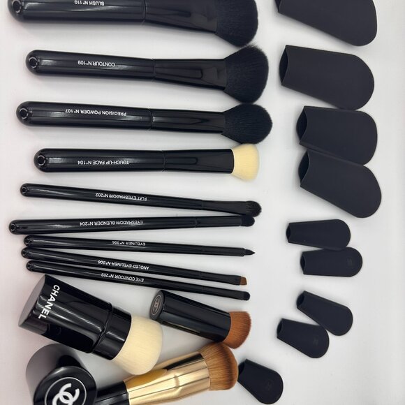 Chanel 12pc Makeup Brush Set – Foundation, Blush, Contour, Eyeshadow, Brandnew! - Picture 1 of 13